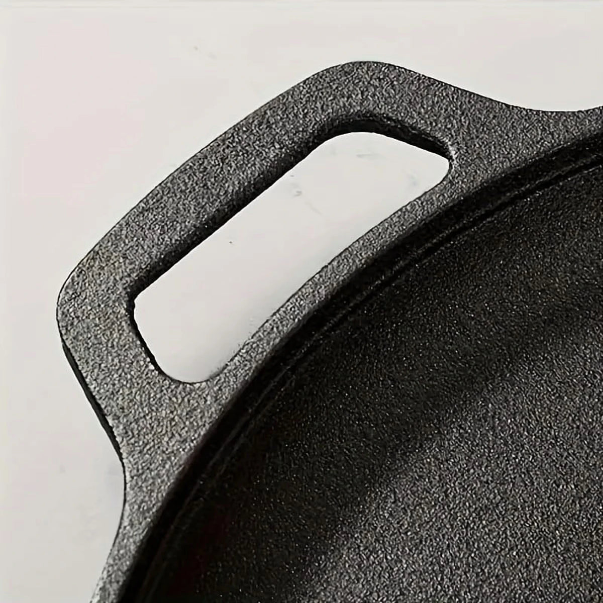 Multifunctional Cast Iron Skillet Non-Stick Design for Pizza Grilling Pancakes Compatible with All Stove Types